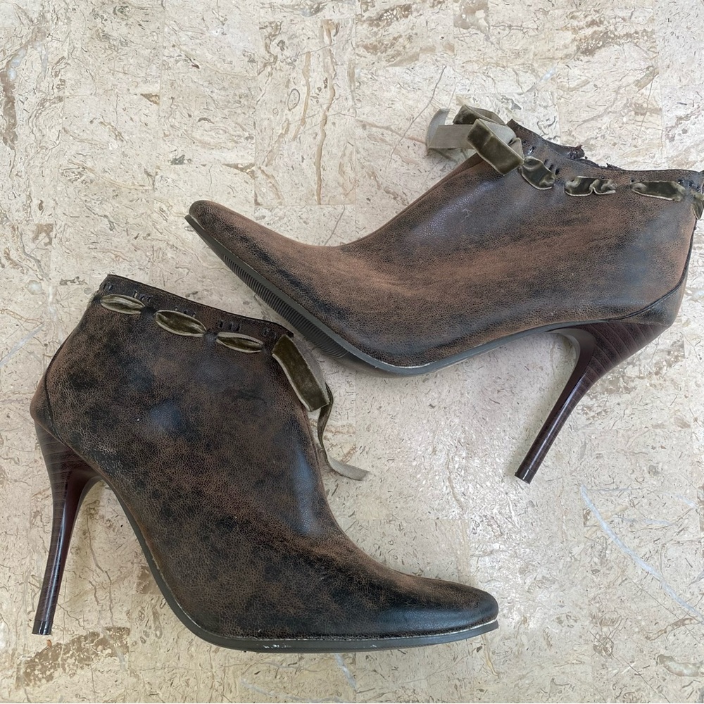 Elegant Stylish Ankle Boots Back Zipper Stiletto Bow Almond Toe Size 6 Splash